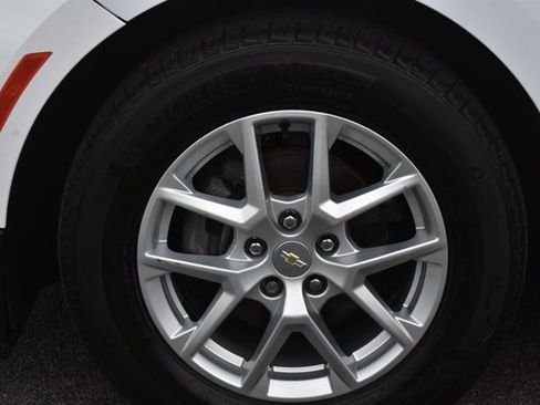 Used 2024 Chevrolet Equinox LS FWD image 10