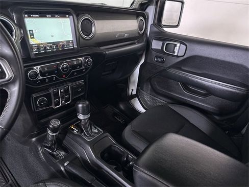 Used 2023 Jeep Gladiator Overland image 36