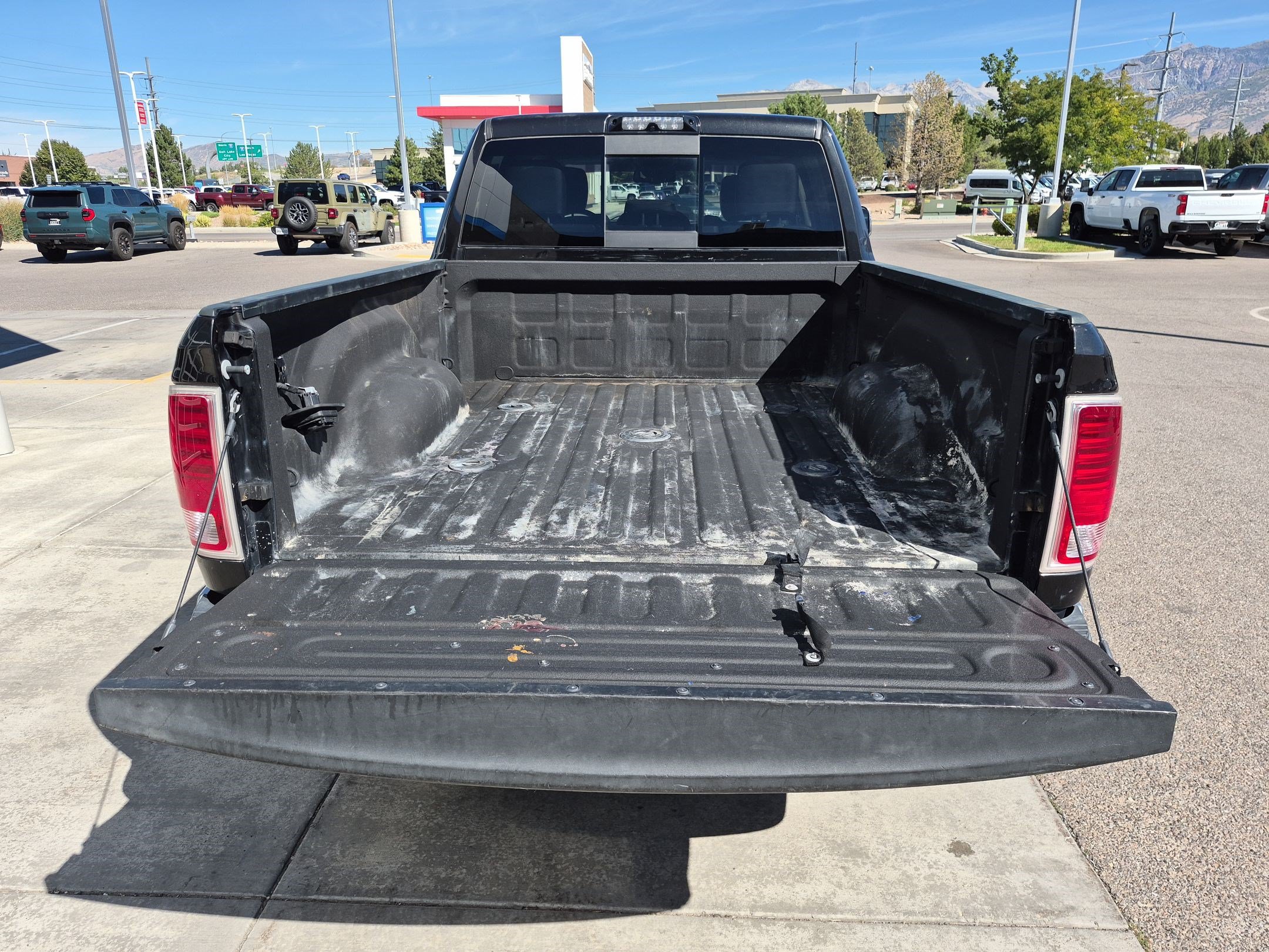 Used 2017 RAM 2500 Laramie AWD/4WD image 30
