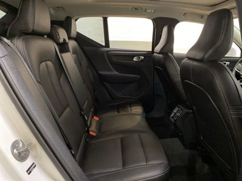 Used 2025 Volvo XC40 B5 Core AWD/4WD image 83
