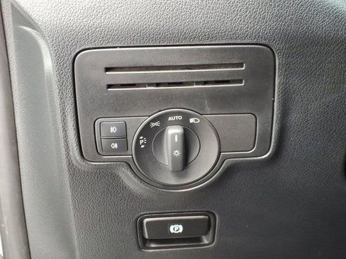Used 2023 Mercedes-Benz Metris Passenger image 13