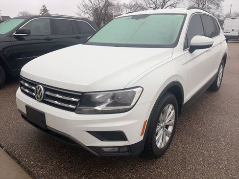 Used 2018 Volkswagen Tiguan SE image 2