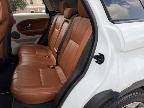Used 2015 Land Rover Range Rover Evoque Prestige AWD/4WD image 21