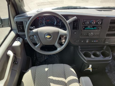 Used 2025 Chevrolet Express 3500 LT w/ LT Preferred Equipment Group RWD image 20