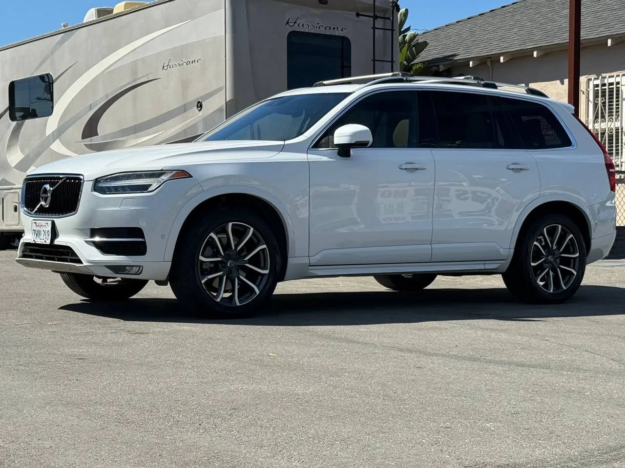 Used 2017 Volvo XC90 T6 Momentum w/ Vision Package AWD/4WD image 10