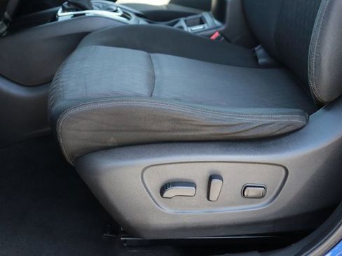 Used 2020 Nissan Rogue SV FWD image 11
