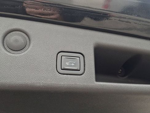 Used 2024 Chevrolet Equinox LT w/ LPO, Floor Liner Package image 28