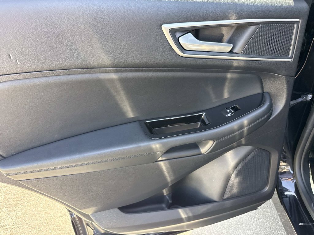 Used 2020 Ford Edge SEL w/ Convenience Package FWD image 10