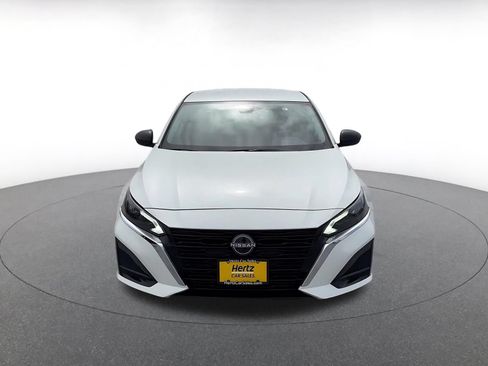 Used 2025 Nissan Altima 2.5 SV FWD image 4