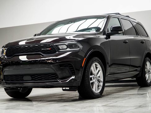 Used 2024 Dodge Durango GT image 8