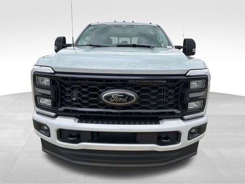 New 2026 Ford F250 Lariat w/ Black Appearance Package AWD/4WD image 2