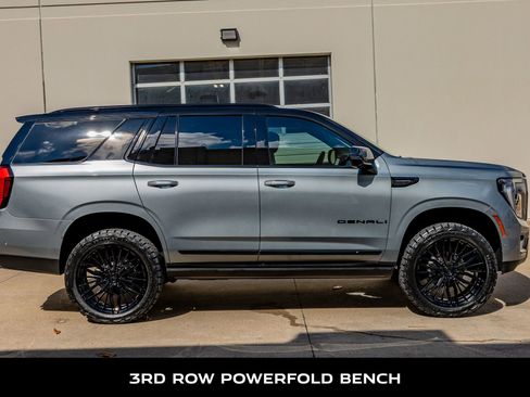 Used 2025 GMC Yukon Denali Ultimate image 11