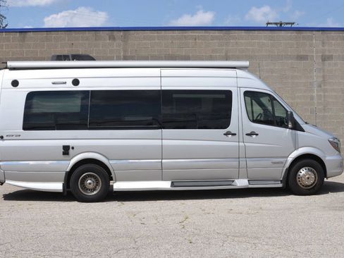 Used 2018 Mercedes-Benz Sprinter 3500 image 1