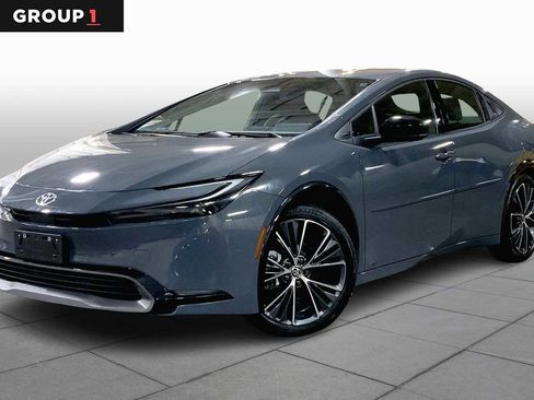 Used 2024 Toyota Prius XLE image 1