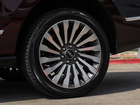 Used 2020 Lincoln Navigator Reserve w/ Luxury Package RWD image 71