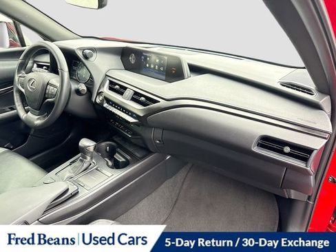 Used 2019 Lexus UX 200 image 33