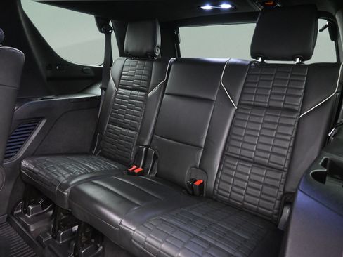 Used 2022 Cadillac Escalade Premium Luxury Platinum AWD/4WD image 24
