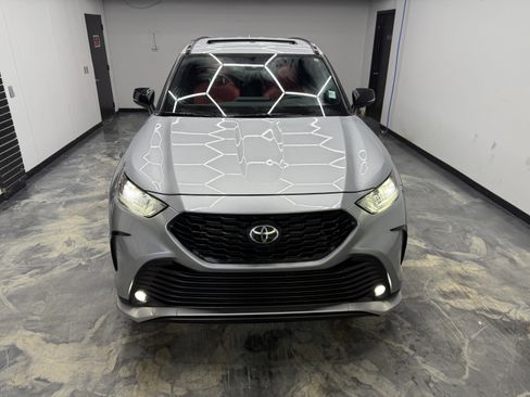 Used 2021 Toyota Highlander XSE image 9