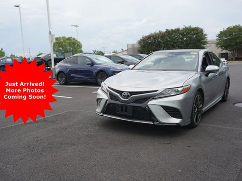 Used 2018 Toyota Camry XSE FWD image 1