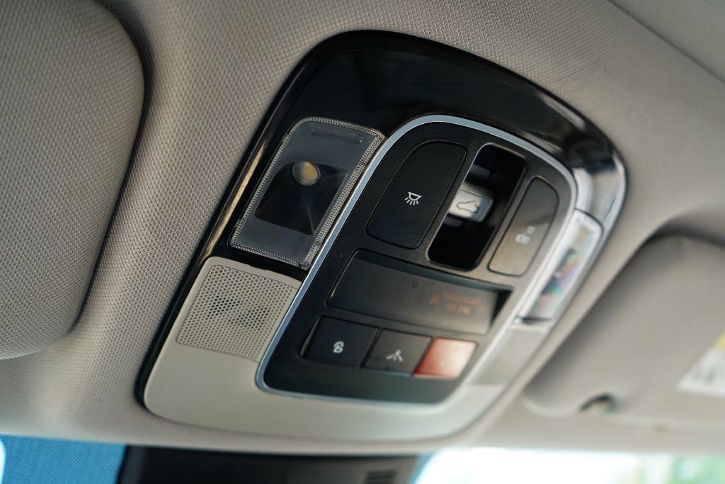 Used 2023 Hyundai Sonata SEL w/ Convenience Package FWD image 11