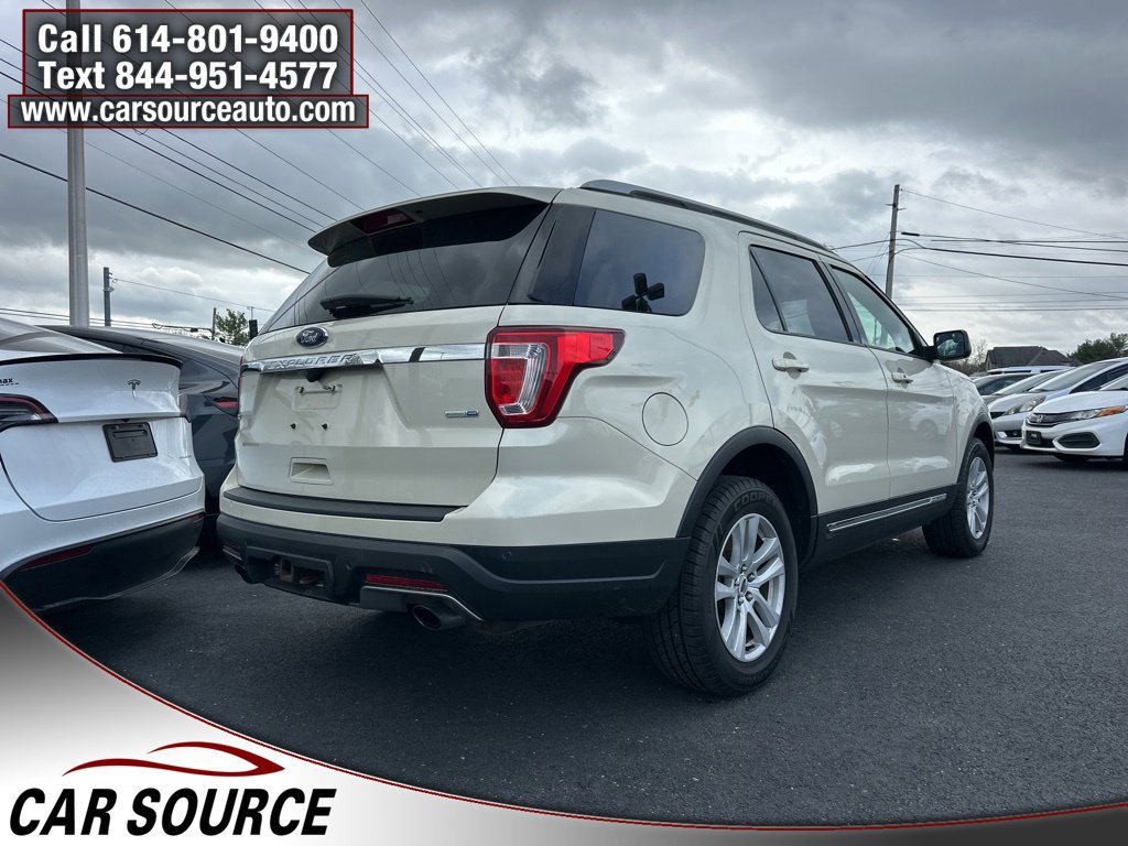 Used 2018 Ford Explorer XLT AWD/4WD image 5