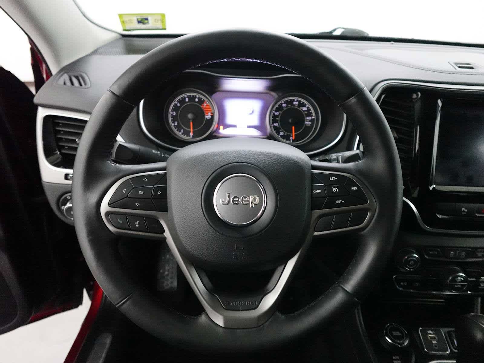 Used 2019 Jeep Cherokee Limited AWD/4WD image 16