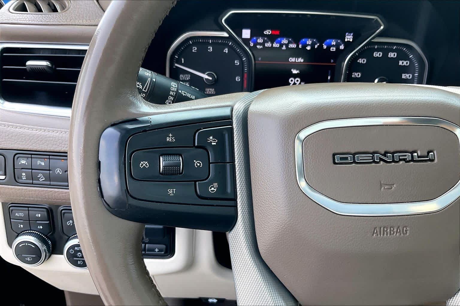 Used 2021 GMC Yukon Denali w/ Denali Ultimate Package AWD/4WD image 24