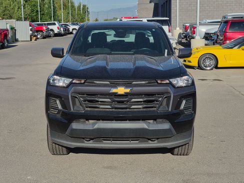 Used 2023 Chevrolet Colorado LT AWD/4WD image 9