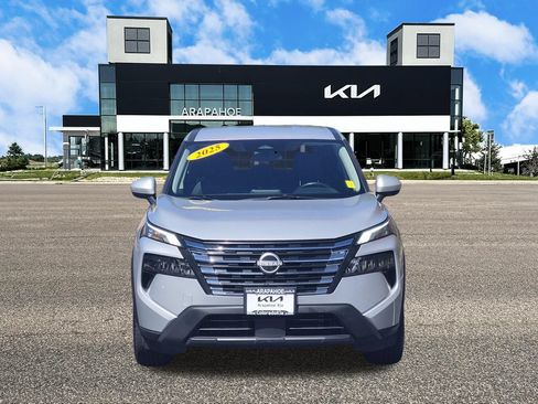 Used 2025 Nissan Rogue SV AWD/4WD image 3