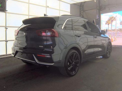 Used 2018 Kia Niro EX w/ Option Group 020 FWD image 5