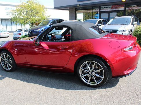 Used 2022 MAZDA MX-5 Miata Grand Touring RWD image 4