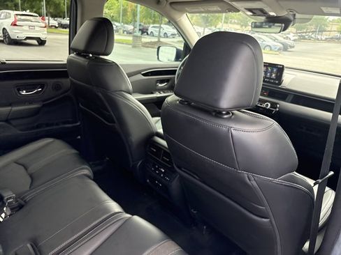 Used 2025 Honda Pilot Touring image 26