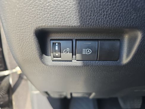 Used 2024 Toyota RAV4 XLE image 27