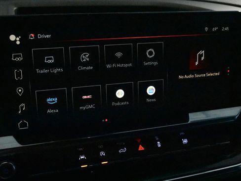 Used 2024 GMC Sierra 1500 Elevation image 10