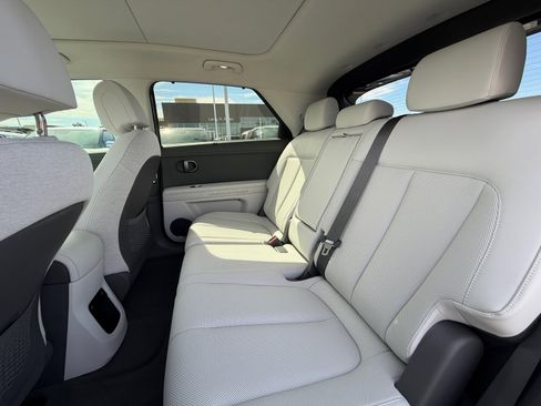 Used 2025 Hyundai Ioniq 5 Limited image 17