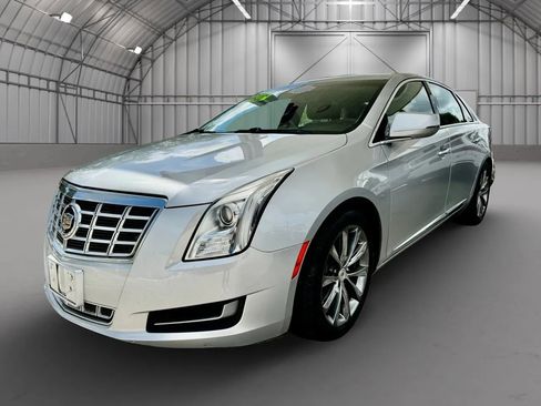 Used 2013 Cadillac XTS FWD image 1