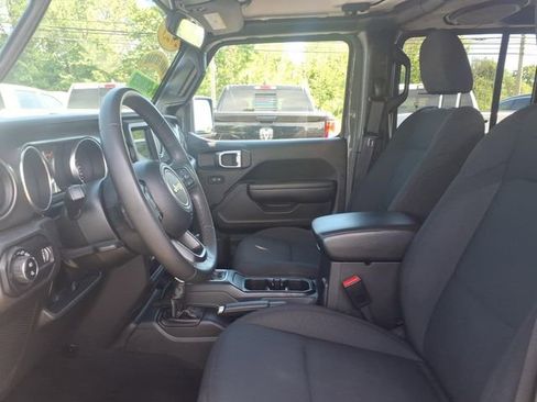 Used 2023 Jeep Gladiator Sport AWD/4WD image 22