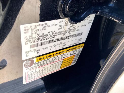 Used 2024 Ford Expedition XLT AWD/4WD image 32