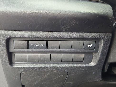 Used 2023 Mitsubishi Outlander SE image 15