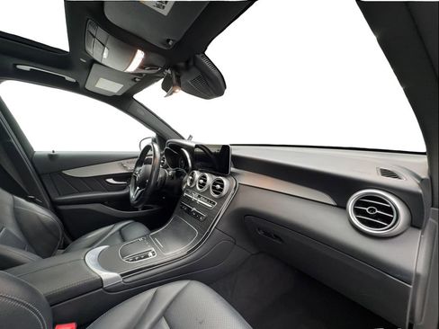 Used 2022 Mercedes-Benz GLC 300 image 30