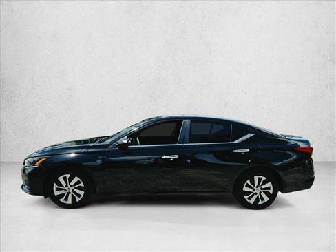 Used 2024 Nissan Altima 2.5 S FWD image 8