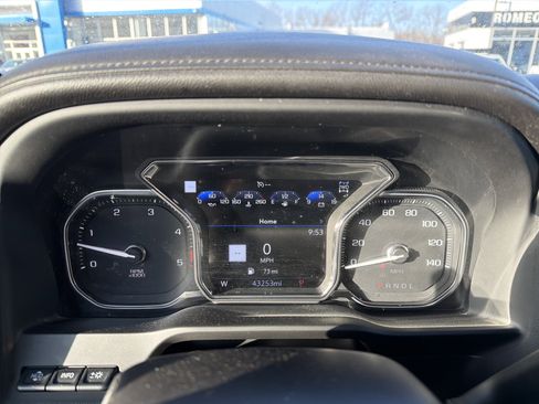 Used 2022 GMC Sierra 3500 Denali w/ Denali Black Diamond Edition image 17