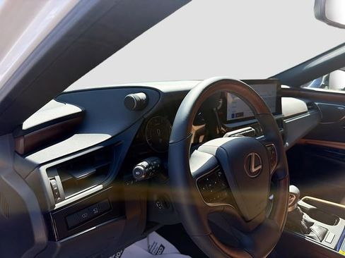 Used 2025 Lexus ES 350 Ultra Luxury w/ Accessory Package (Z1) image 26