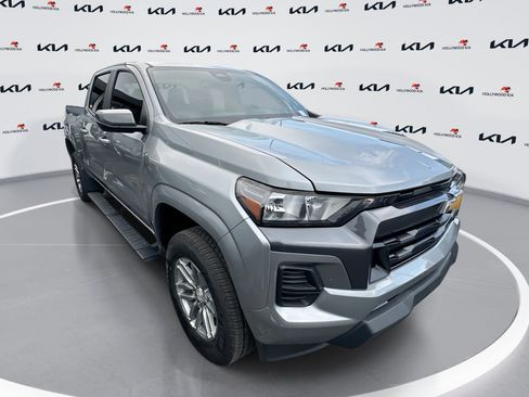 Used 2024 Chevrolet Colorado LT RWD image 1