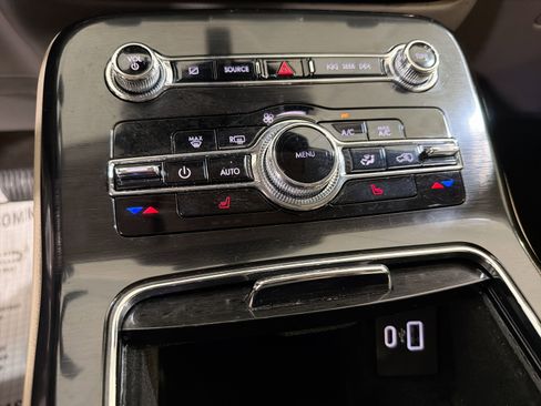 Used 2022 Lincoln Nautilus FWD w/ Premium Package image 20