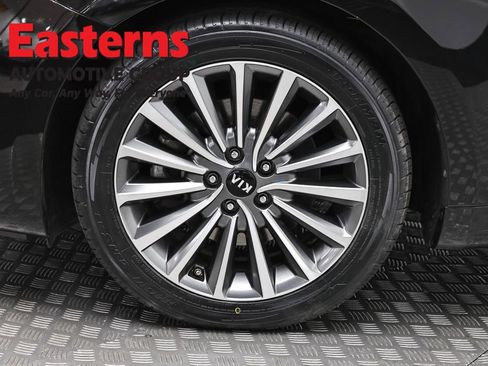 Used 2019 Kia Cadenza Premium image 34