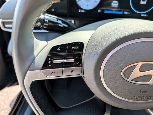 Used 2025 Hyundai Elantra SEL FWD image 19