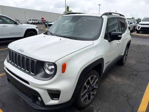 Used 2022 Jeep Renegade Limited w/ Sun, Sound & Wheels Group AWD/4WD image 2
