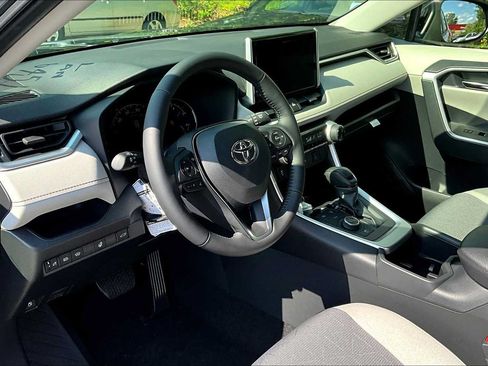 Used 2025 Toyota RAV4 XLE w/ Convenience Package AWD/4WD image 8