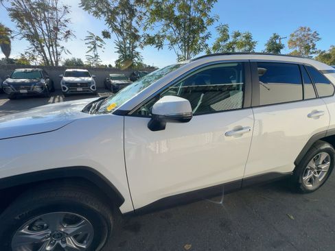 Used 2025 Toyota RAV4 XLE image 9
